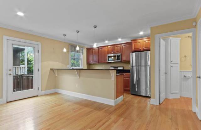 1 Ross Pl. Gallery 4