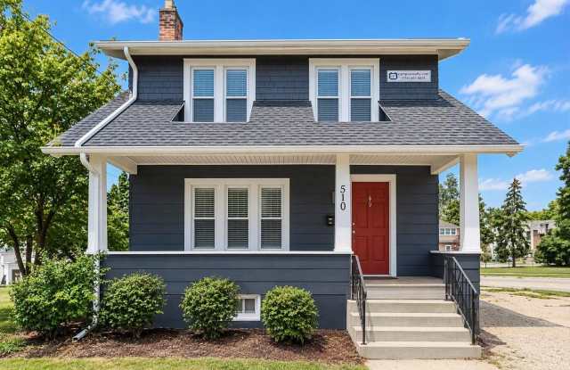 5 Bed/2 Bath Private Home Available August '27 Gallery 1