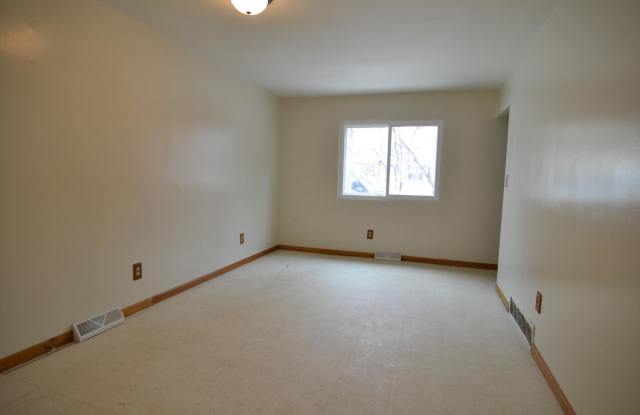 308 Dewey St. Gallery 4