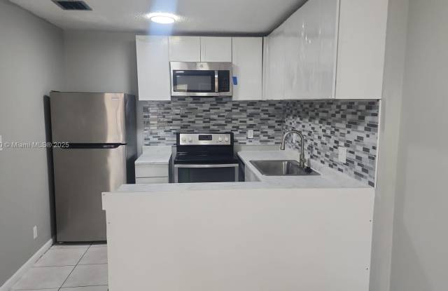 11544 NW 44th St photos photos