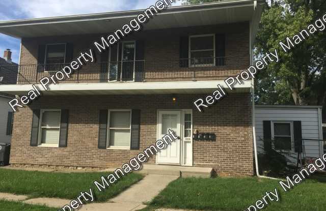 One Bedroom Second Floor Apartment - 1008 Devonshire Street, Hobart, IN 46342