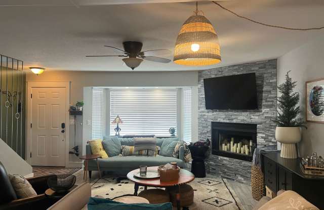 Updated Town house backed by National Forest photos photos