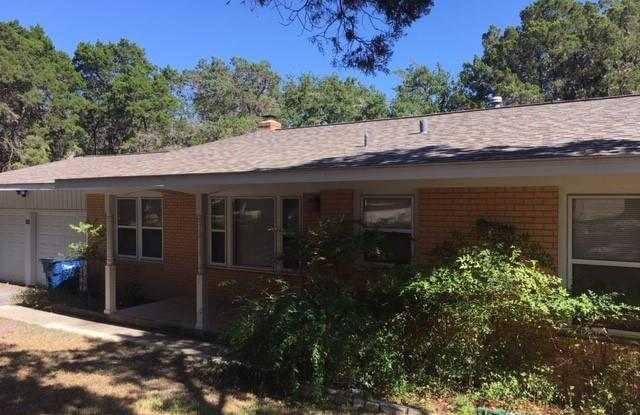 585 Lakeview Circle - 585 Lakeview Circle, New Braunfels, TX 78130