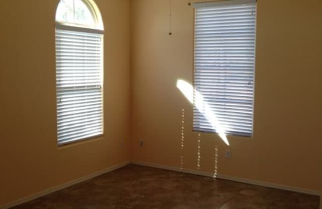 21060 W Elm Way Ct Gallery 2