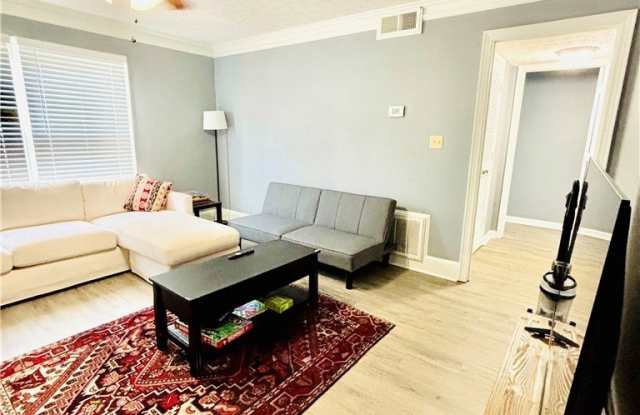 108 Barrington Drive Gallery 2