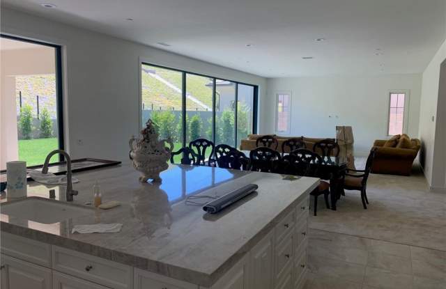 61 Egret Gallery 3