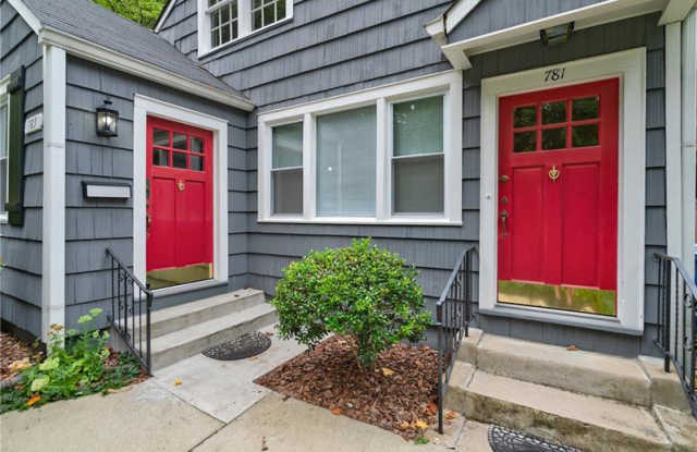 781 Courtenay Drive Gallery 3
