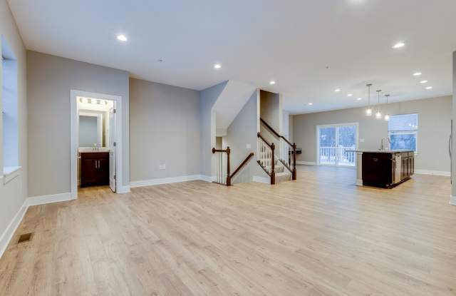 3 Bedroom End Unit Townhouse - Franklin Regional School District - AVAILABLE IMMEDIATELY Gallery 4
