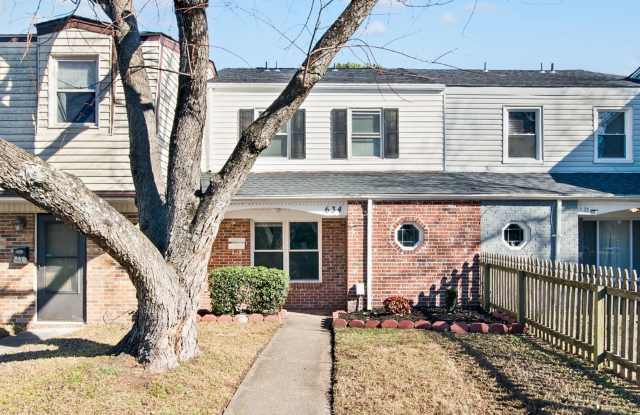 634 Redhorse Lane, Virginia Beach - Available NOW photos photos