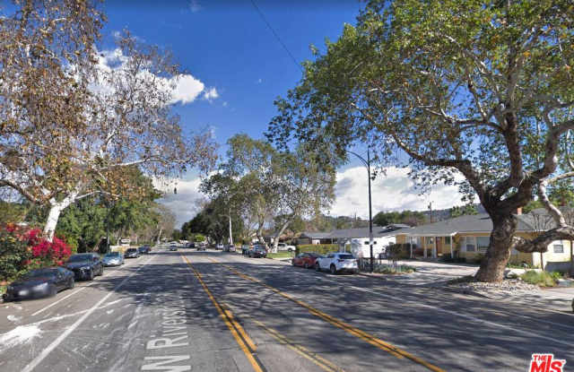 2020 West RIVERSIDE Drive - 2020 Riverside Drive, Burbank, CA 91506