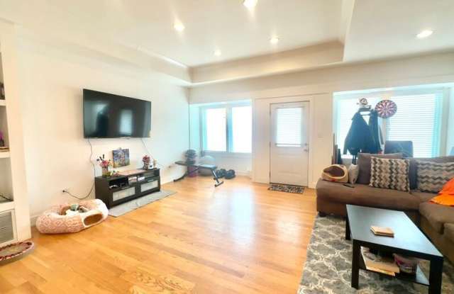 1840 W Cermak photos photos