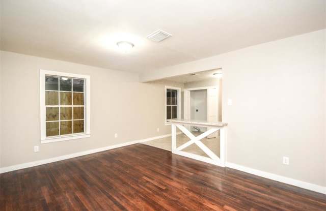 2306 Detering Street Gallery 2