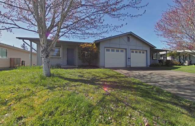 2 Bedroom Duplex ~ Close to 9th Street ~ Pet Friendly photos photos