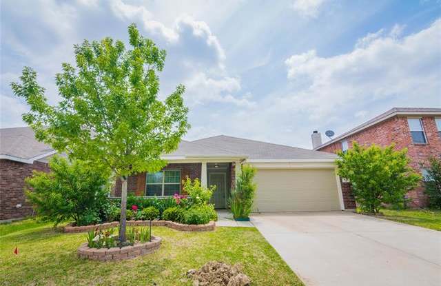 613 Goldstone Lane - 613 Goldstone Lane, Fort Worth, TX 76131