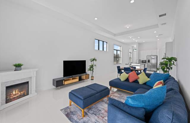 4823 Saint Armands Way Gallery 4