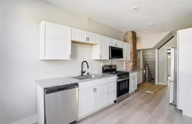 1405 Maple Street Gallery 3