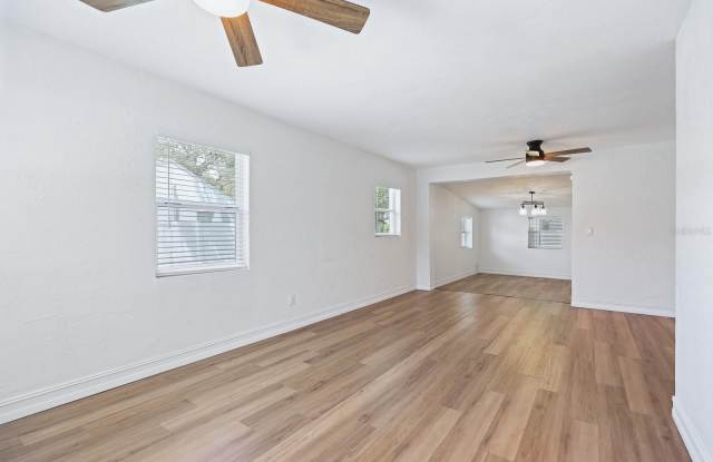 4006 S SHAMROCK Road Gallery 3