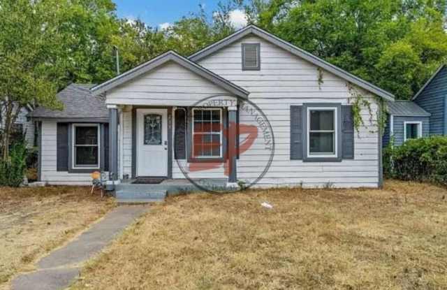 213 North Oak Drive photos photos