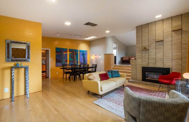 305 Aliso DR SE Gallery 4