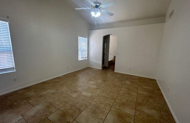 3 Bed 2 Bath Home Gallery 4