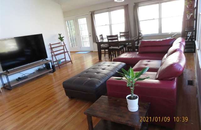 308 McGregor Gallery 3