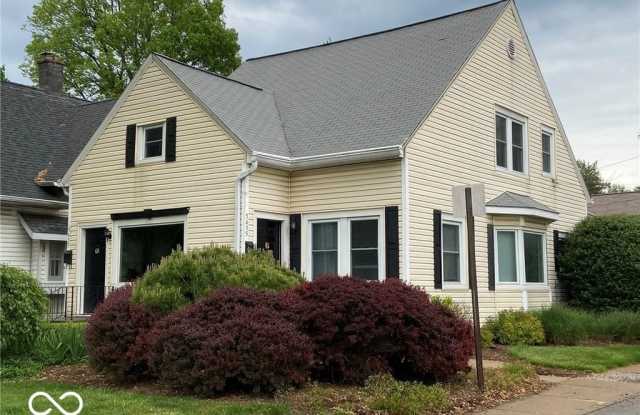 5435 N College Avenue photos photos