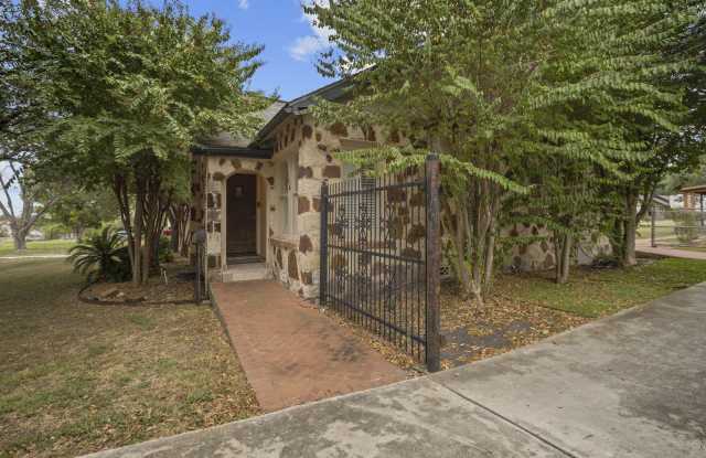 144 Greenlawn Dr Gallery 4