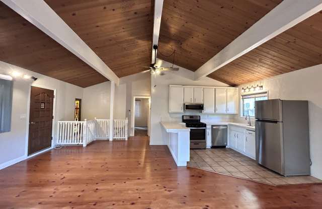 28226 Larchmont Ln Gallery 2