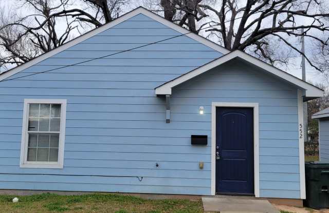 Newer Construction 2 bed/1 bath photos photos