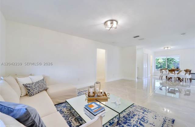 4712 SW 2nd Ter Gallery 4