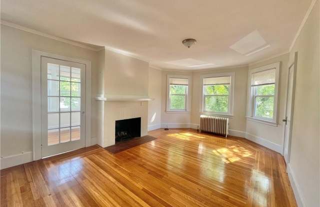 460 Morris Avenue Gallery 1
