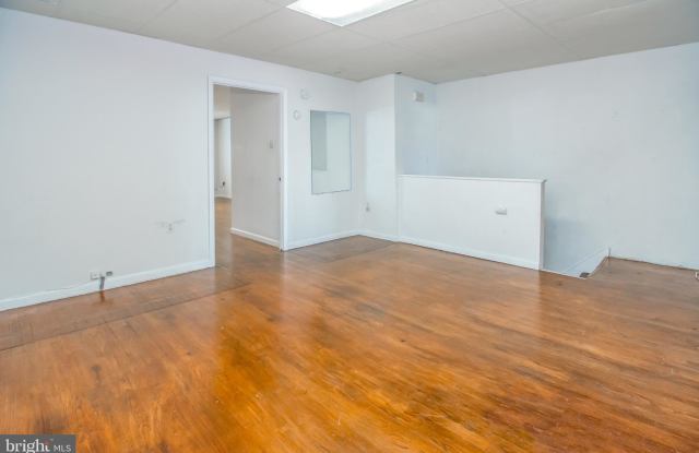 211 S HIGHLAND AVENUE Gallery 4