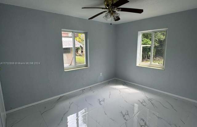 700 NE 139th St photos photos