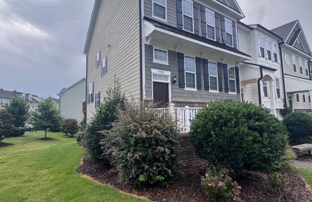 8008 Reedybrook Crossing Gallery 2