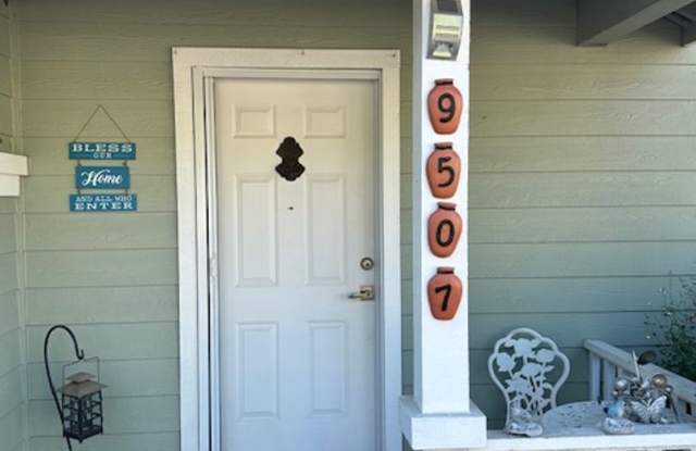 Gorgeous 4 bedroom home available in Windsor now! Gallery 3