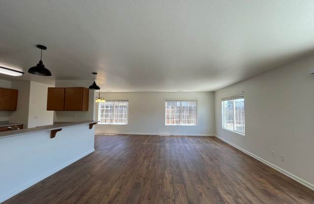 ✨ Move-In Special! ✨ $1,000 Off First Month’s Rent! (1665) photos photos