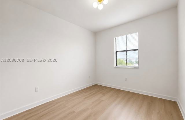 3448 W 110th Ter Gallery 4