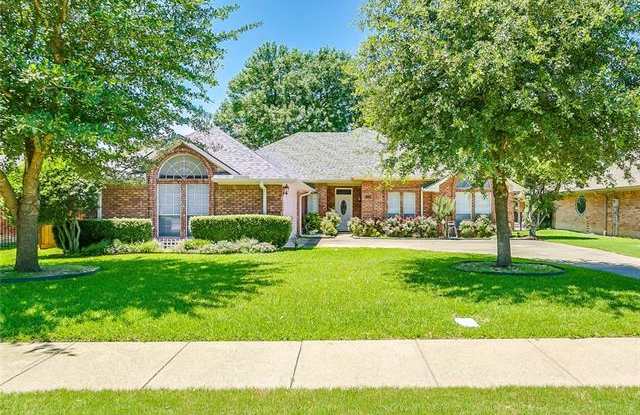 2705 Foxcreek Drive Gallery 2