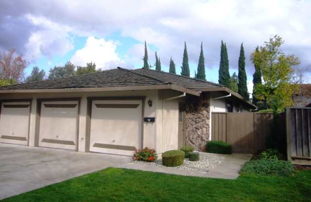 Comfortable Single-Level Living in a Prime Los Gatos Location photos photos