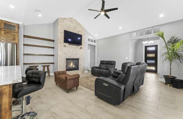 1001 Sparhawk Dr Gallery 4