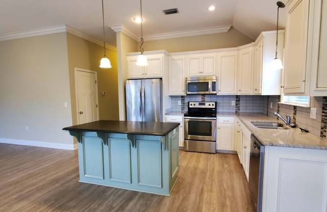 Modern Elegance Meets Southern Comfort: 4BR/2BA Gem in Northlake Neighborhood! Gallery 4