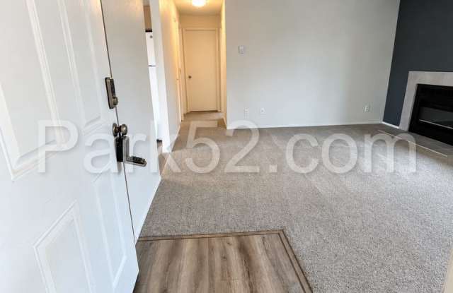 Remodeled 2 Bedroom 1 Bathroom Upper Level Sumner Apartment Gallery 3