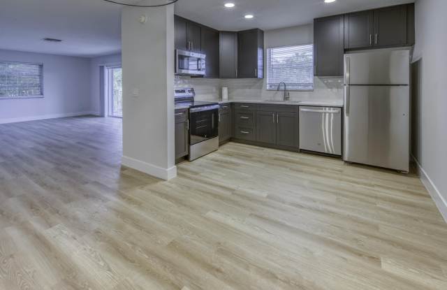 531 N J unit: 5 photos photos