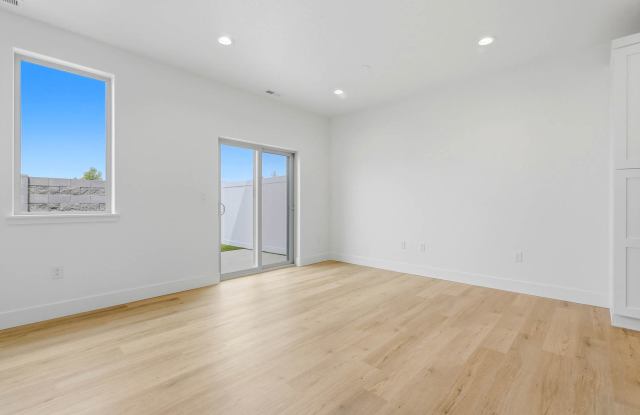 6820 West Court Street - C-104 Gallery 3