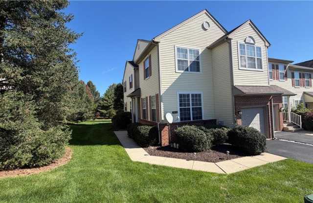 8100 Cross Creek Circle W Gallery 1