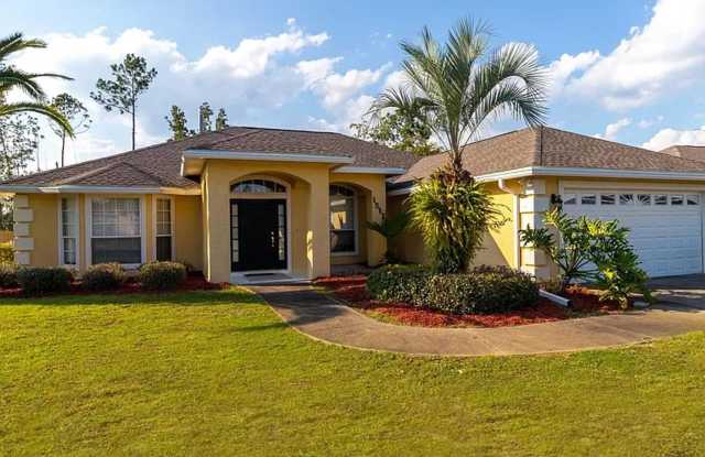 MOWAT HIGHLAND Lynn Haven 3 Bedroom/2 Bathroom Gallery 1