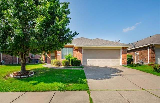 322 Highland Glen Drive - 322 Highland Glen Trail, Wylie, TX 75098
