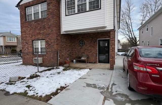 17 Marisa Cir - 17 Marisa Circle, Staten Island, NY 10309