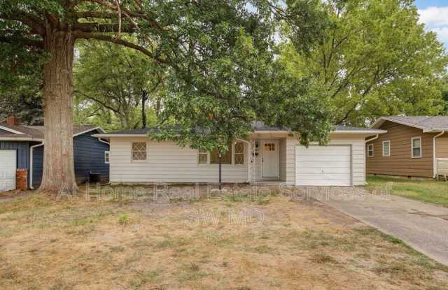 2641 E Grand St - 2641 East Grand Street, Springfield, MO 65802