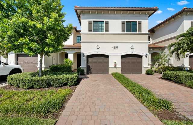 4210 N Dixie Hwy - 4210 North Dixie Highway, Oakland Park, FL 33334 4210 N Dixie Hwy - 4210 North Dixie Highway, Oakland Park, FL 33334